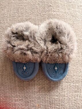 Manitobah Minis  Moccasin Slippers 12-18 months
